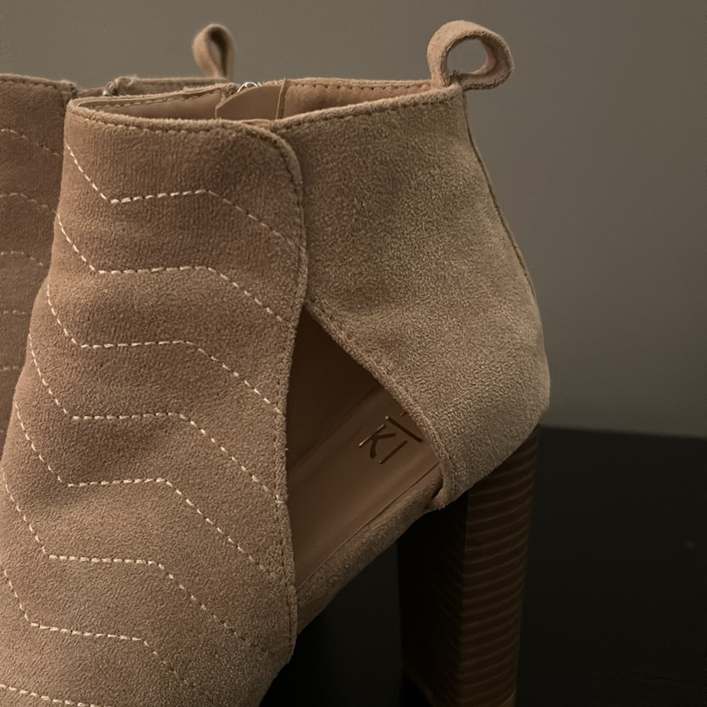 Open toe booties - Picture 4 of 10